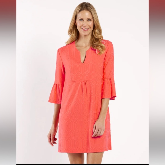 Jude Connally Dresses & Skirts - Jude Connally Coral Knee-Length Shift Dress